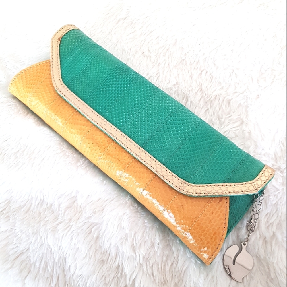 Chic and Bold Snakeskin Kisslock Clutch